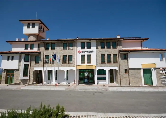 Гостевой дом Lalov Egrek 3*